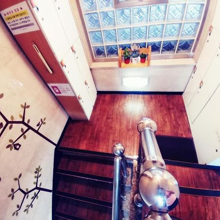 Easylivingtel Hotel Seoul Bagian luar foto