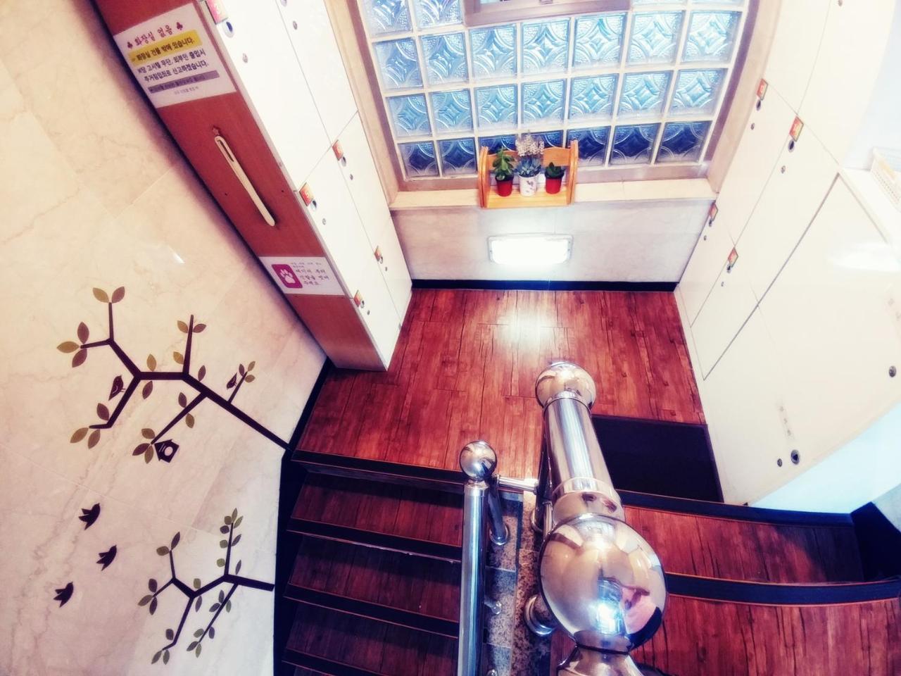 Easylivingtel Hotel Seoul Bagian luar foto
